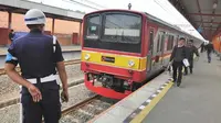 Perjalanan KRL Berangsur Normal, Commuter Line Kembali Lewati Stasiun Pasar Senen