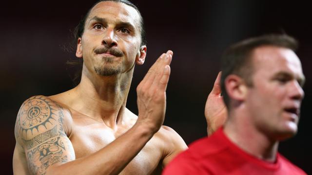 Zlatan Ibrahimovic dan Wayne Rooney (AP Photo/Dave Thompson)