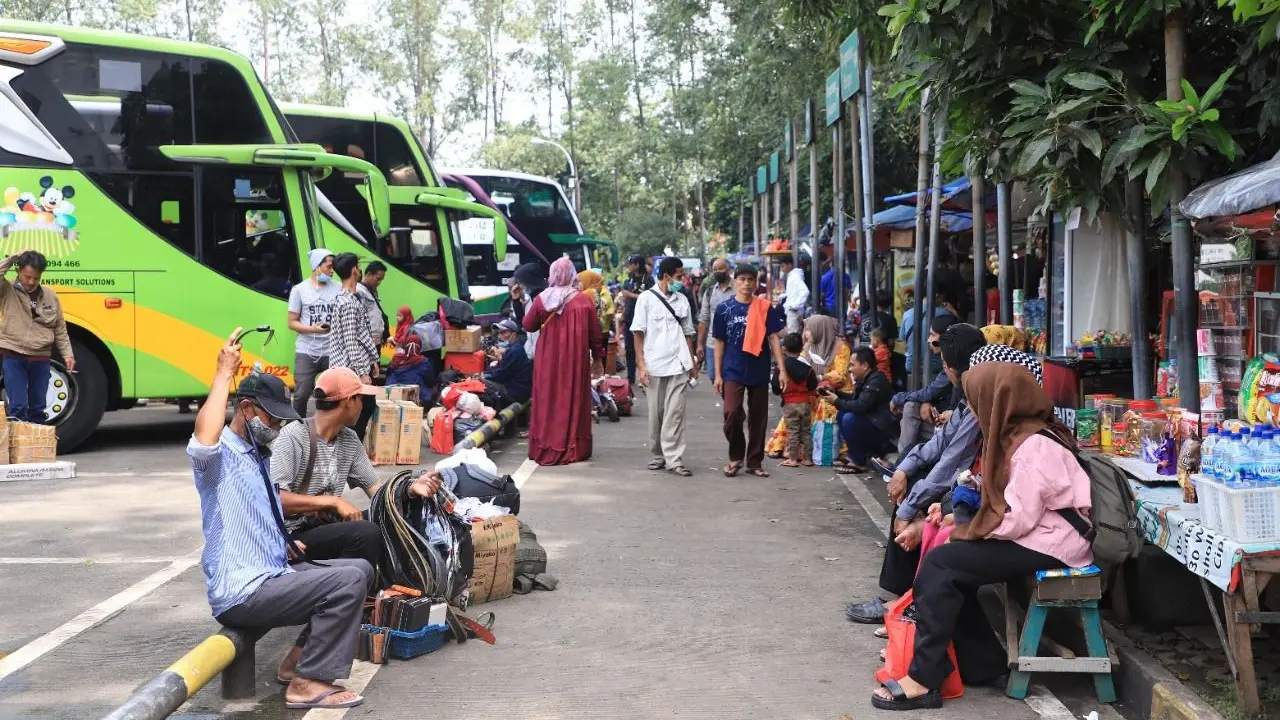 Penampakan Pemudik di Terminal Poris Plawad, Tangerang.
