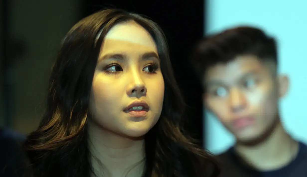 "Dikasih sinopsis aku harus coba. Jadi experience banget karena berbeda dari peran sebelumnya," kata Chelsea Agatha di Plaza Indonesia, Jakarta Pusat, Selasa (23/1/2018). (Deki Prayoga/Bintang.com)