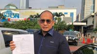 Politikus Partai Gerindra Andre Rosiade usai melaporkan peretasan akun Instagram miliknya ke Polda Metro Jaya, Rabu (10/7/2019). (Merdeka.com/Muhammad Genantan Saputra)