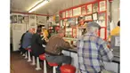 Butuh ide mendirikan restoran mungil yang bisa menarik banyak pengunjung, Berikut ini Rumah.com, mengutip dari laman Countryliving.com menampilkan delapan restoran kecil dengan desain unik dari seluruh dunia.