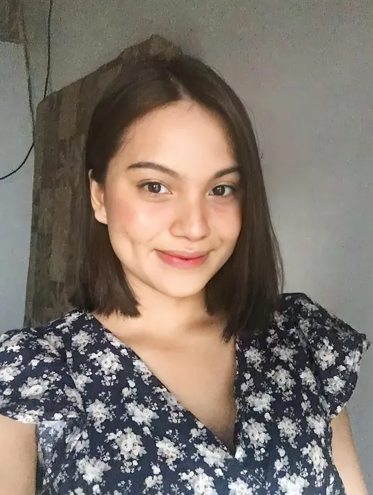Semenjak dari situ, keduanya pun kerap kali saling kirim DM. Hingga kemudian Dustin memberanikan diri menanyakan tempat tinggal Ditha. (Instagram/__ditamal)