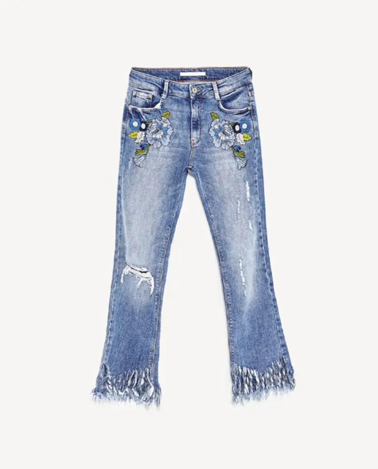 Mid-Rise Mini Flare Jeans Rp. 299.900. (Image: zara.com)