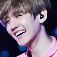 Siapa yang menyangka jika Baekhyun EXO ternyata suka demam panggung. Bahkan ia mengaku jika hal yang paling sulit adalah mengikuti kamera. (Foto: Allkpop.com)