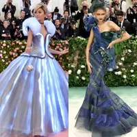 Lihat di sini beberapa potret transformasi gaya Zendaya dari tahun ke tahun di Met Gala.