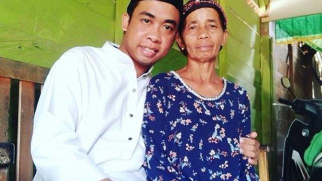 Tukang Angkat Galon Sampai Terancam Dibunuh, Ini Kisah Sedih Mimi Peri