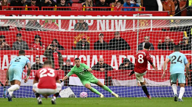 Penalti Menit Akhir Bruno Fernandes Bawa Manchester United Menang Perdana di Liga Inggris 2025/2026 saat melawan Burnley (AFP)