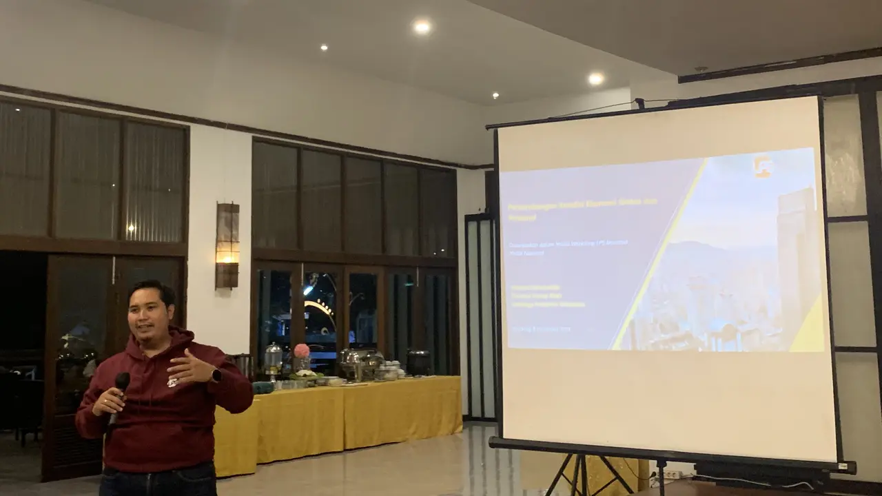 Direktur Group Riset Lembaga Penjamin Simpanan (LPS), Herman Saheruddin dalam kegiatan Media Gathering LPS di Bandung, Jawa Barat pada Rabu (8/11/2023). (Tasha/Liputan6.com)