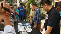 Pengungkapan kasus pil PCC di Medan (Liputan6.com / Reza Efendi)