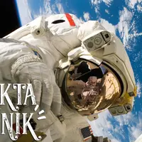 Siapa bilang usia senja membasi seseorang untuk berprestasi? Semangat lima nenek ini harus banget ditiru dan diacungi jempol! (Sumber Foto: Pexel)