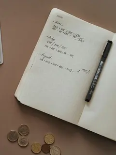 Mulai dari membagi anggaran hingga mengendalikan pengeluaran, beberapa kebiasaan sederhana bisa membantu pekerja muda mengelola gaji dengan lebih bijak.(Foto/Dok: Pexels)