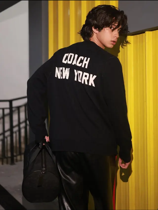 Penampilan Arya Mohan pakai Coach. Dok. Coach