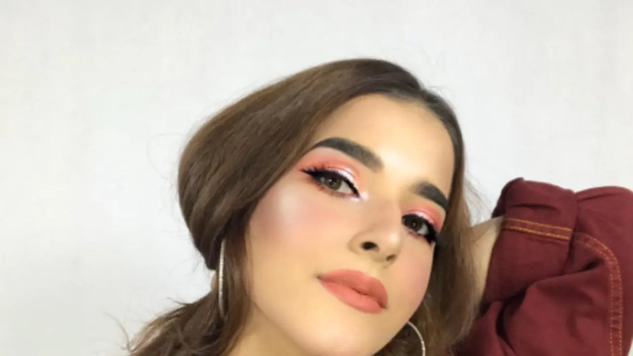 5 Bukti, Tasya Farasya Lebih Suka Makeup Strong Bold!
