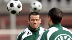 Euro 2008 football championships referee Pieter Vink of the Netherlands takes part in a preparatory workshop for referees and assistant referees on April 17, 2008 in Regensdorf, near Zurich. AFP PHOTO / Fabrice Coffrini