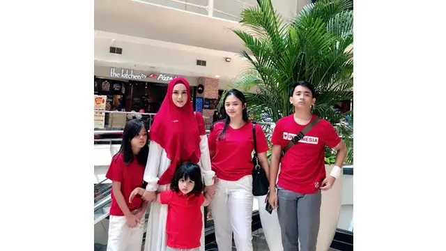 Dikirimi Bunga dari Penjara, Ini 6 Potret Terbaru Safeea Anak Ahmad Dhani