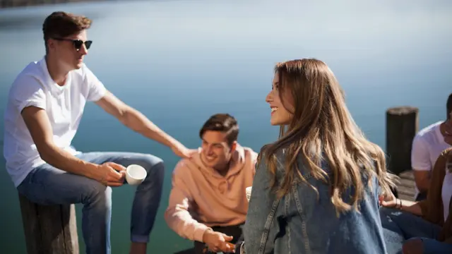 [Bintang] 5 Zodiak Ini Gampang Akrab sama Orang-orang