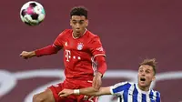 Didikan akademi Chelsea Jamal Musiala (kiri) mengorbit di Bundesliga setelah bergabung ke Bayern Munich pada 2019. (AFP/Christof Stache)