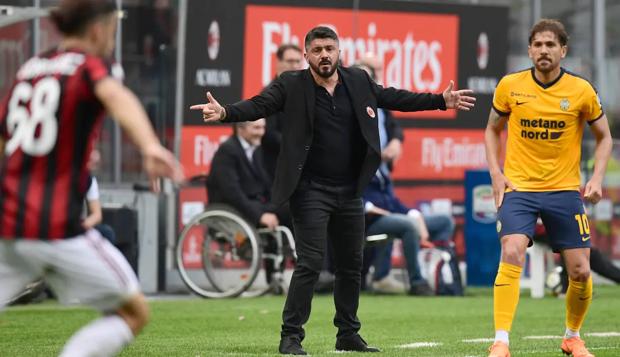 Ekspresi pelatih AC Milan, Gennaro Gattuso saat memimpin timnya melawan Hellas Verona pada lanjutan Serie A di San Siro stadium, Milan, (5/5/2018). AC Milan menang telak 4-1. (AFP/Miguel Medina)