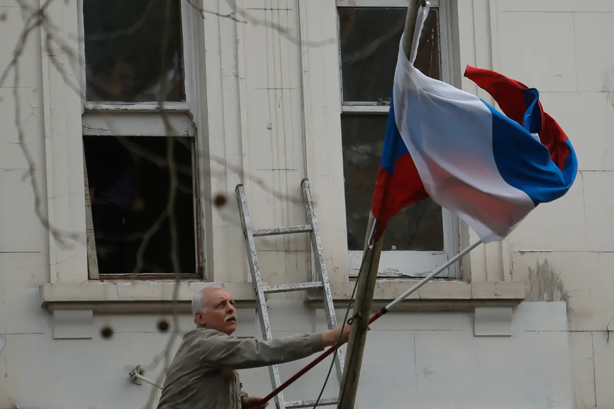 Pelepasan Bendera Rusia di London