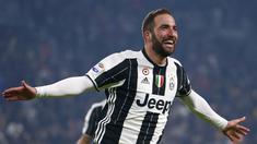 Juventus meraih kemenangan 1-0 atas AS Roma dalam laga pekan ke-17 Serie A 2016-2017 di Juventus Stadium, Sabtu (17/12/2016) waktu setempat. Gol kemenangan I Bianconeri dicetak oleh Gonzalo Higuain pada menit ke-14. (AFP/Marco Bertorello)