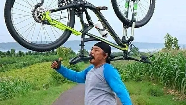 7 Aksi Kocak Orang saat Bersepeda Ini Bikin Geleng Kepala