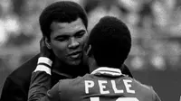 Muhammad Ali dan Pele merupakan teman dekat / trivela
