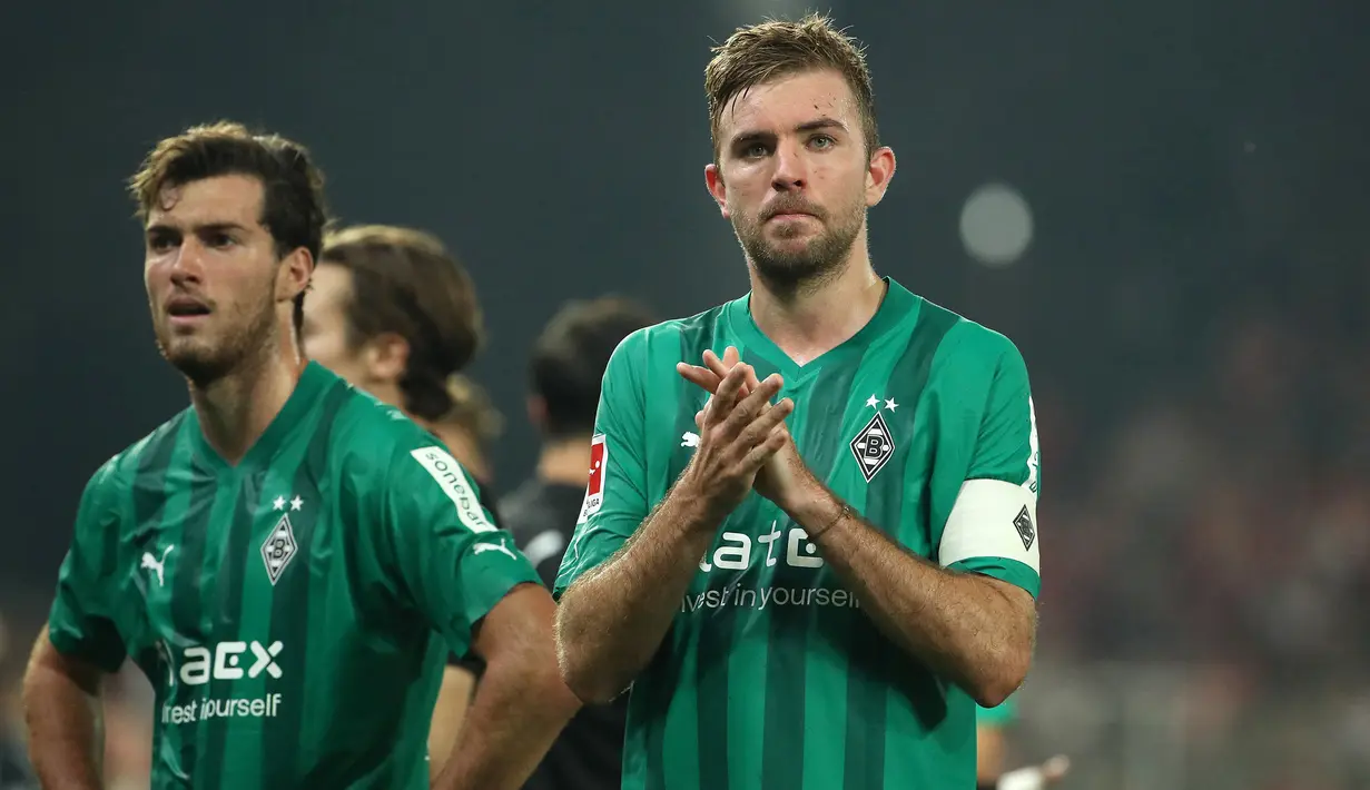 Joe Scally (kiri) menjadi bagian Timnas Amerika Serikat saat berlaga pada Piala Dunia U-17 edisi 2019 di Brasil. Tampil penuh dalam seluruh 3 laga di fase grup dengan mencetak 1 assist, nyatanya Amerika Serikat harus tersingkir di fase grup setelah menempati posisi juru kunci Grup D di bawah Jepang, Senegal dan Belanda. Saat ini ia tengah menjalani musim keempat bersama Borussia Monchengladbach setelah dilepas New York City FC pada tengah musim 2020/2021. (AFP/Oliver Behrendt)