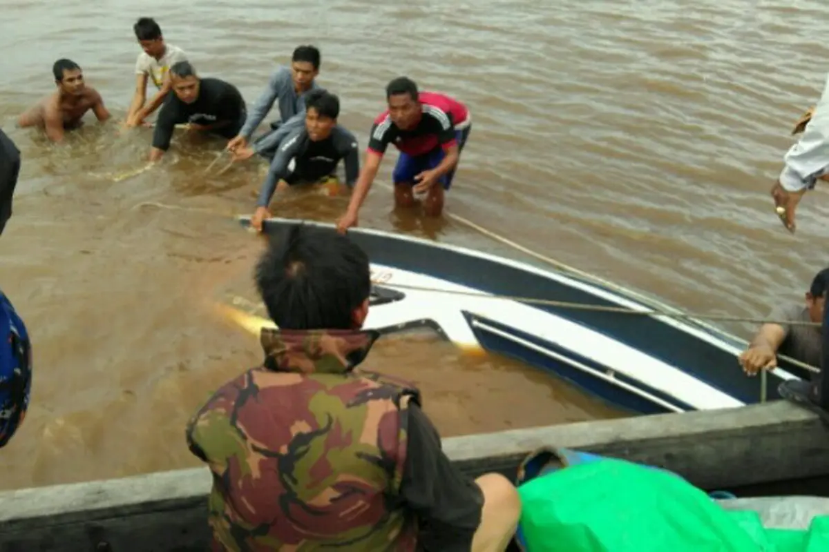 Kapal Cepat Tabrak Potongan Kayu, 4 Penumpang Ditemukan Tewas