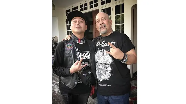 6 Gaya Trendi Suami Soimah Herwan Pandoko, Hobi Motoran