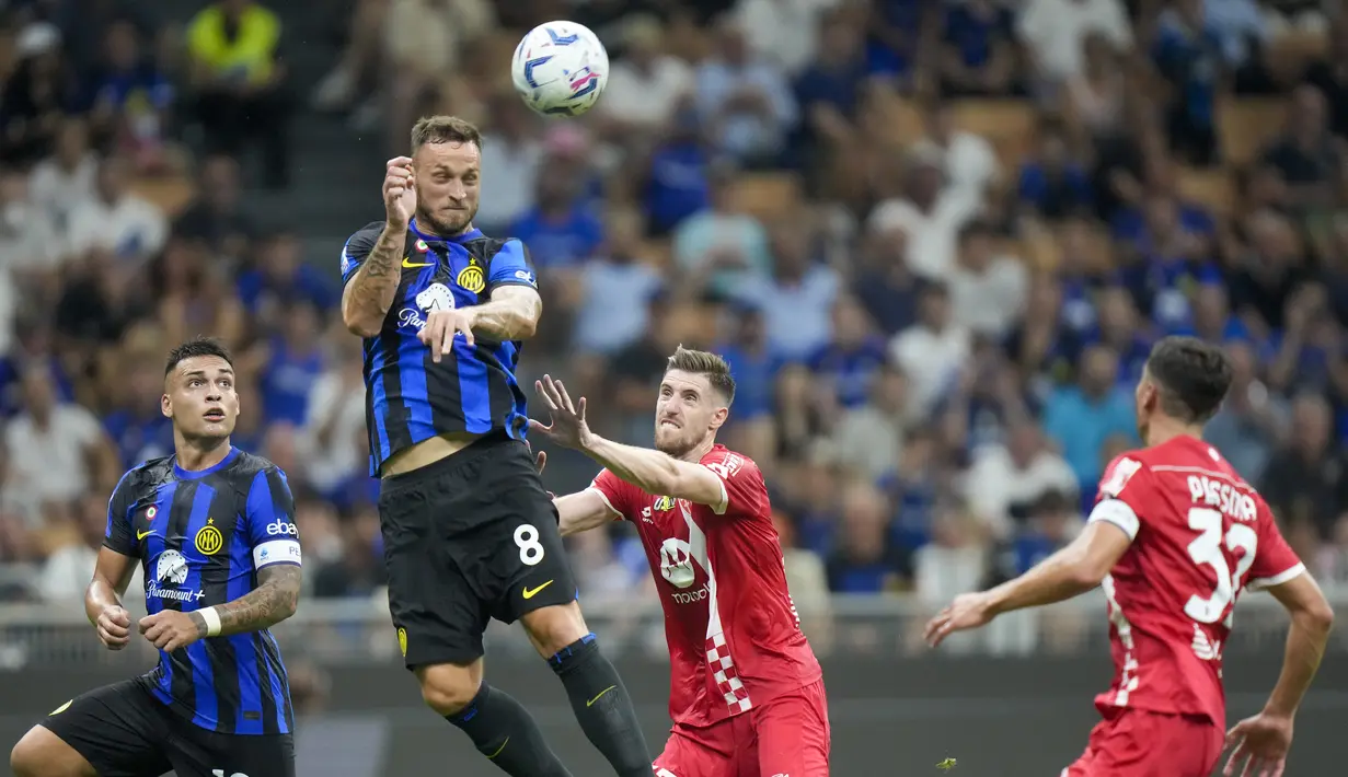 Inter Milan mengawali Serie A musim 2023/2024 dengan meraih kemenangan. (AP Photo/Luca Bruno)