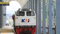 Sebuah gerbong kereta api kelas ekonomi segera beroperasi dari Stasiun Garut Kota, Jawa Barat dalam waktu dekat. (Liputan6.com/Jayadi Supriadin)