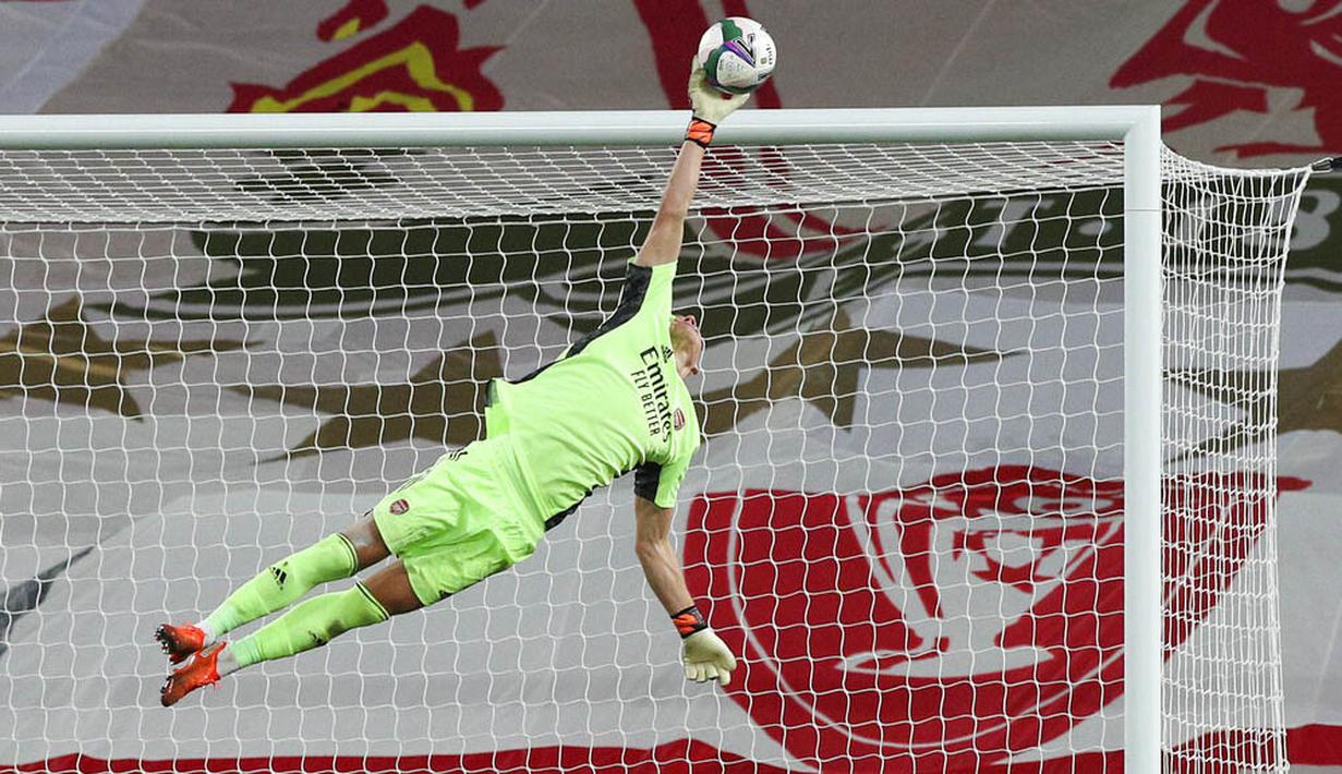 Total ada tujuh penyelamatan yang dibuat Leno untuk memaksa Liverpool lanjut ke babak adu penalti. (Peter Byrne/Pool via AP)