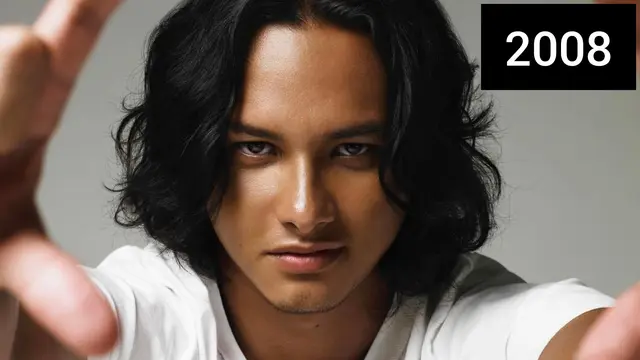 7 Potret Lawas Nicholas Saputra saat Rambutnya Gondrong Ini Tetap Idaman