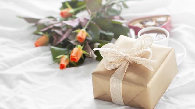 Ilustrasi kado untuk ibu