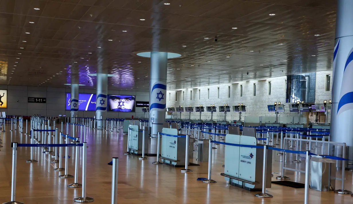 Penutupan ini imbas serangkaian serangan udara Israel pada 13 Juni 2025 menyerang 100 target termasuk situs nuklir dan militer Teheran, dan menewaskan kepala staf angkatan bersenjata, kepala Garda Revolusi Iran, dan ilmuwan nuklir terkemuka. (GIL COHEN-MAGEN/AFP)