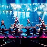 EXO kembali memperlihatkan eksistensinya sebagai salah satu boyband K-Pop yang populer. Lantaran mereka baru saja menggelar konser encore selama tiga hari berturut-turut. (Foto: twitter.com/weareoneEXO)