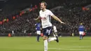 1. Harry Kane (Tottenham Hotspur) - 21 Gol (1 Penalti). (AP/John Walton)