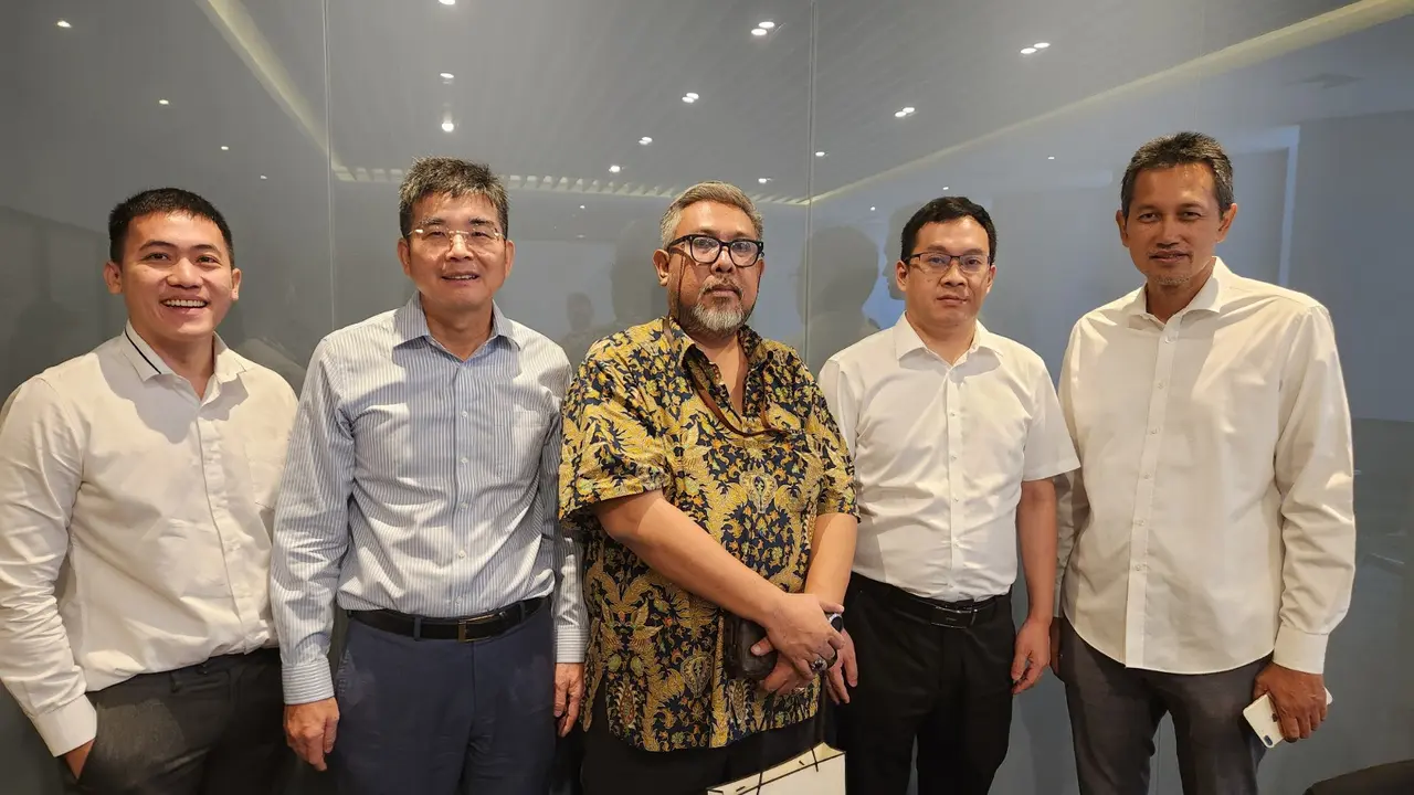 PT Varuna Tirta Prakasya (VTP) menjalin kerja sama dengan perusahaan asal China untuk membangun kapal logistik khusus.