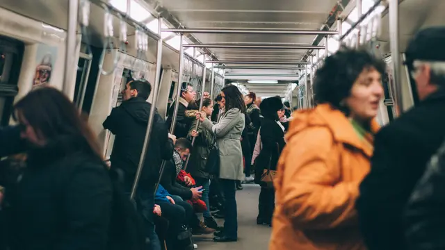 Anak MRT Culture, Bagaimana Transportasi Publik Mengubah Cara Anak Jakarta Bersosialisasi