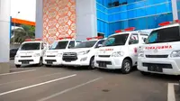 Grup Astra sumbang Daihatsu GranMax dan Toyota Kijang Innova ambulans ke BNPB. (ist)