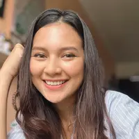 Konten promosi “Ilmu Hitam” dari Arie Kriting  mendarat di telinga Nursyah. Ibunda Indah Permatasari menyindir balik soal tukang santet ngonten dukun. (Foto: Dok. Instagram @indahpermatas)