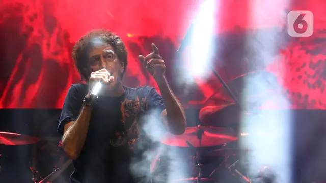 Tampil di Panggung Rock Legends Festival, God Bless Pukau Pecinta Musik Cadas