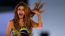 Penyanyi Kolombia, Shakira, tampil dalam konser gratis di pantai Copacabana di Rio de Janeiro, Brasil pada 2 Mei 2026. (Pablo PORCIUNCULA/AFP)