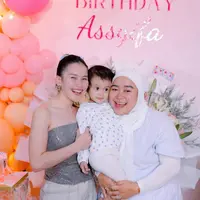 Ayu Ting Ting saat Berikan Kejutan Ulang Tahun Adiknya. [@ayutingting92]