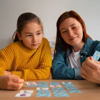 Ilustrasi Permainan Kartu yang Cocok untuk Mengasah Tumbuh Kembang Anak / by freepik