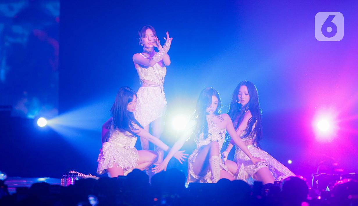 Aespa juga tampil ceria saat membawakan lagu “Yeppi Yeppi,".  (Liputan6.com/Faizal Fanani)