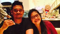 Jelang Dinikahi Bobby Nasution, Kahiyang Ayu Cium Mesra Pria Ini