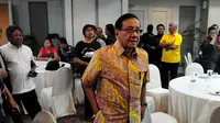 Politisi senior Partai Golkar Akbar Tanjung menghadiri silaturahmi 50 tahun Partai Golkar dan menyongsong Munas IX di Jakarta, Kamis (30/10/2014). (Liputan6.com/Johan Tallo)