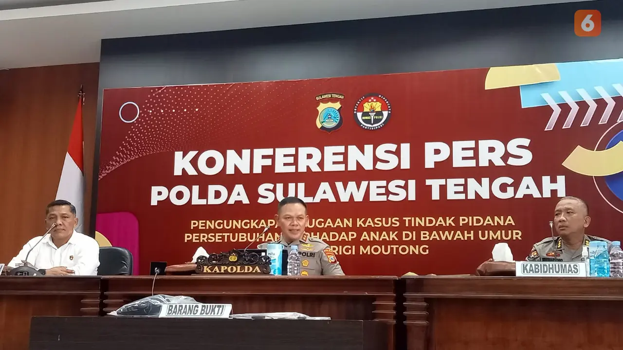 Konferensi pers Polda Sulteng